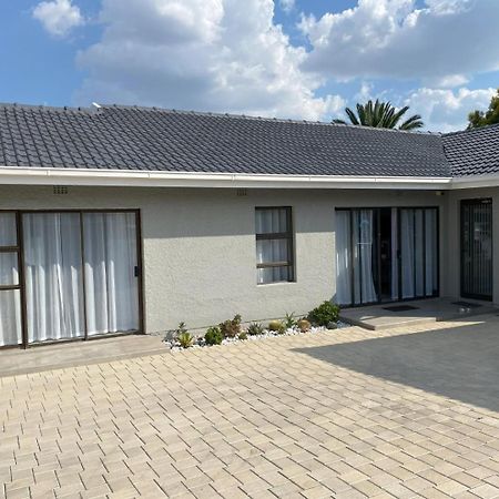 Staysure Guesthouse Alberton Exterior foto